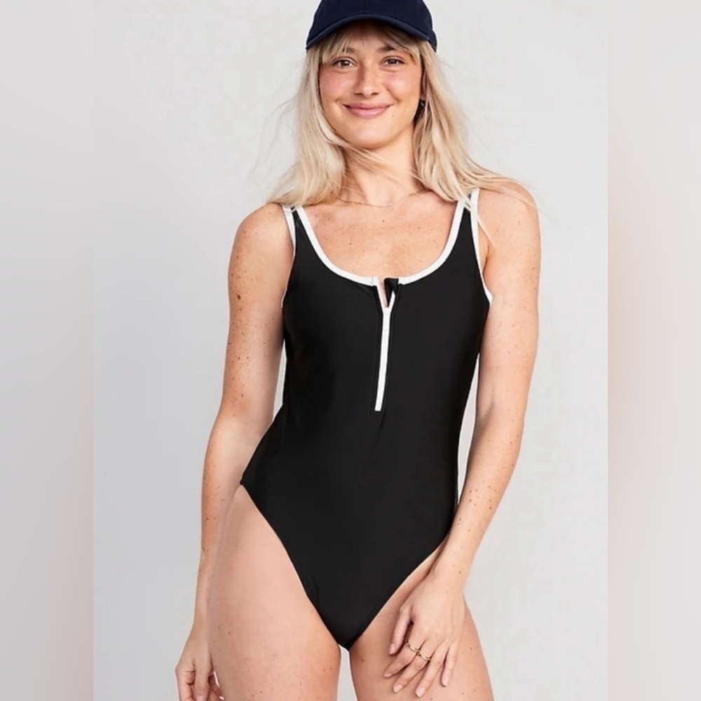 NWT! Half-Zip One-Piece Swimsuit - Size Small 🌻